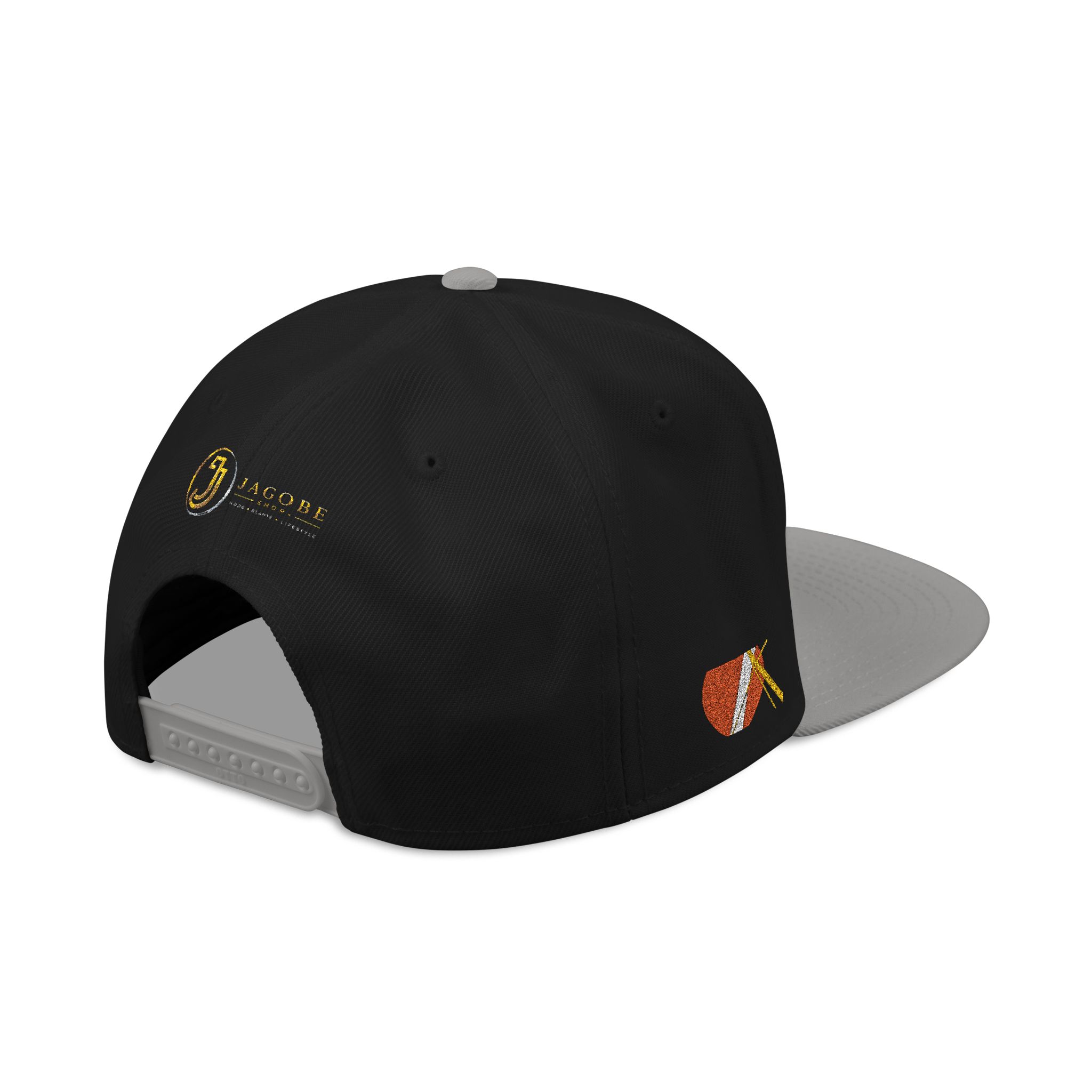 13426582125849573893_2048.jpeg Casquette — Design « SENIOR» en lettres épaisses avec logo latéral – Image 42