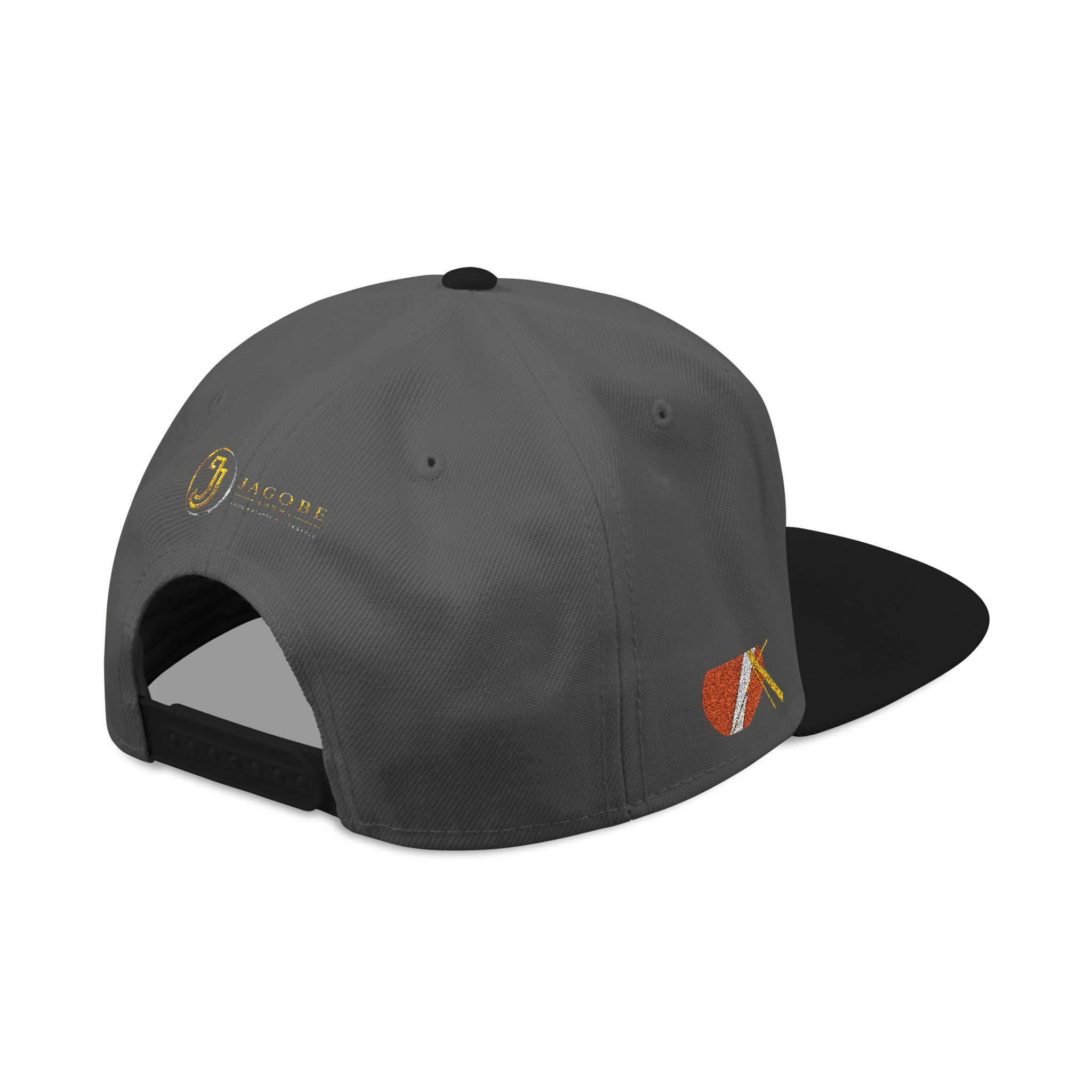 13837264653202315734_2048.jpeg Casquette — Design « SENIOR» en lettres épaisses avec logo latéral – Image 6