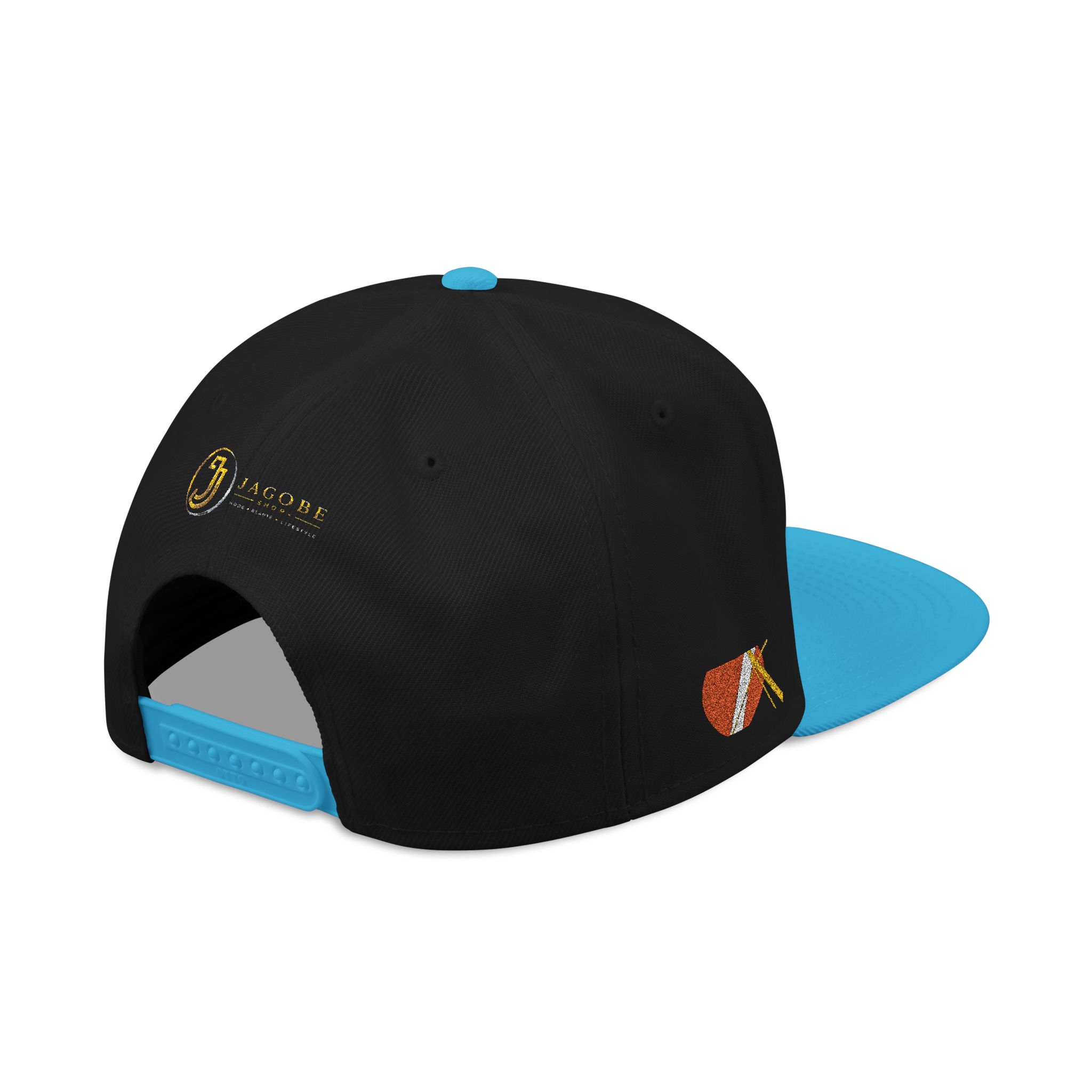 211663634264268892_2048.jpeg Casquette — Design « SENIOR» en lettres épaisses avec logo latéral – Image 14
