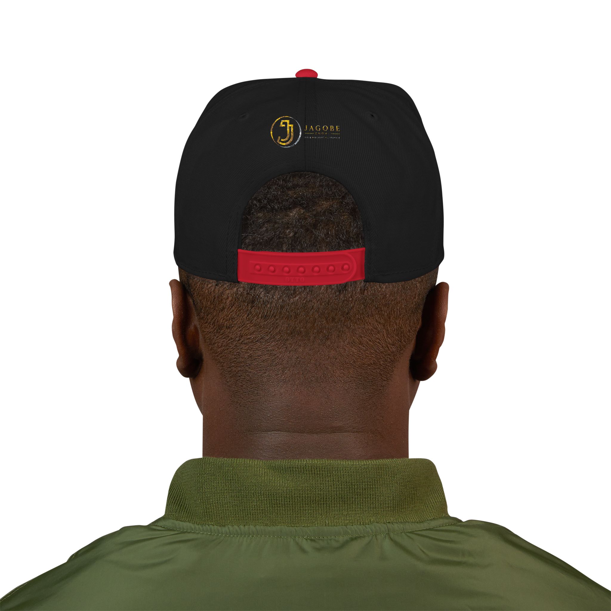 6010903644680790848_2048.jpeg Casquette — Design « SENIOR» en lettres épaisses avec logo latéral – Image 36