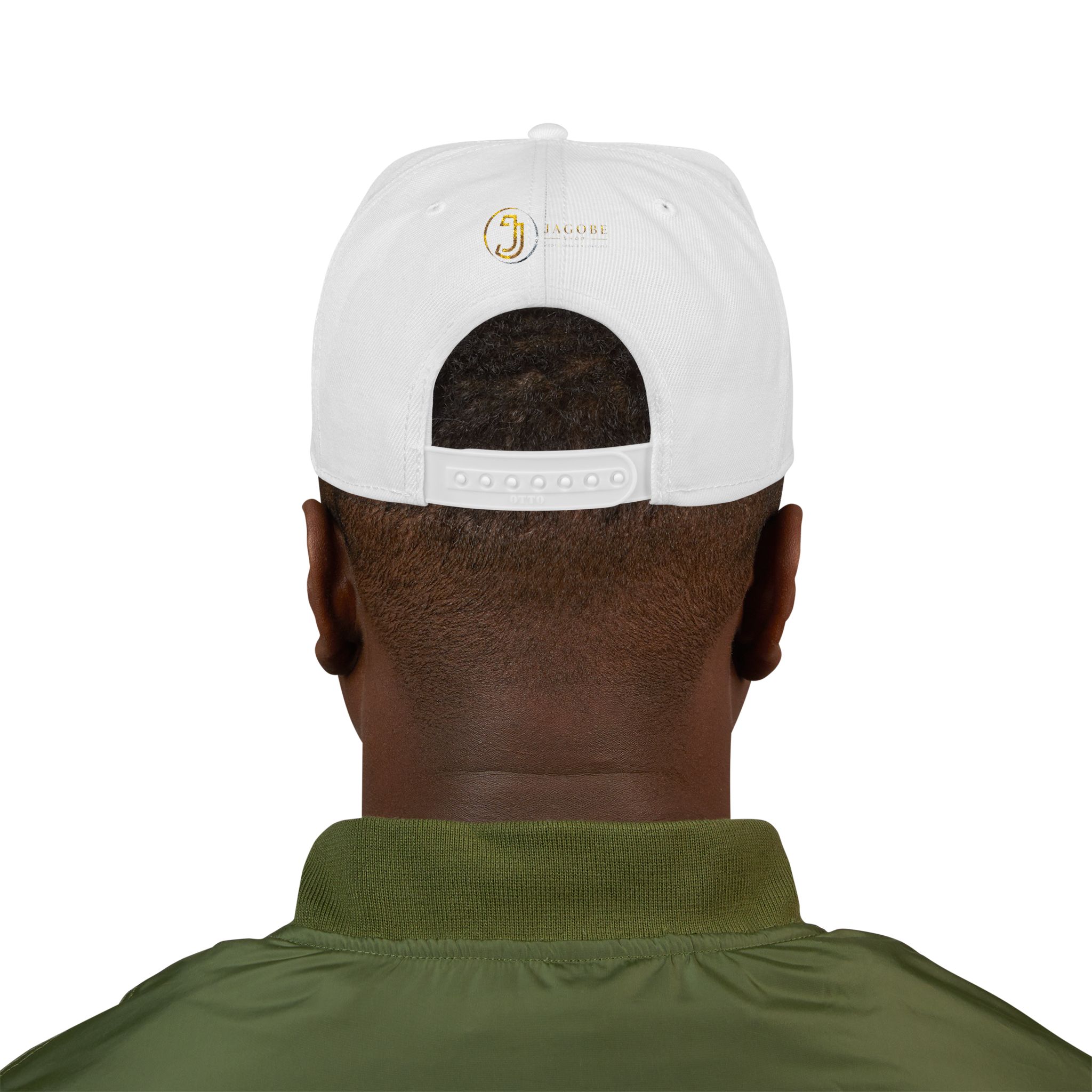 8325376312898215551_2048.jpeg Casquette — Design « SENIOR» en lettres épaisses avec logo latéral – Image 56
